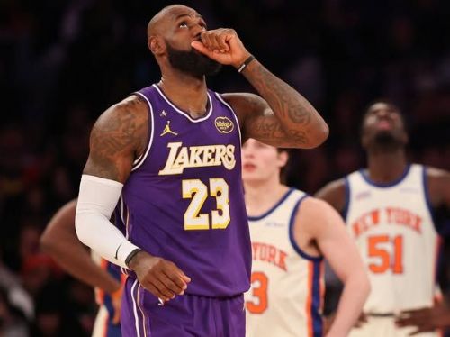 22年傳奇持續書寫，LeBron再進全明星創紀錄，湖人客場不敵尼克暫居西區第7